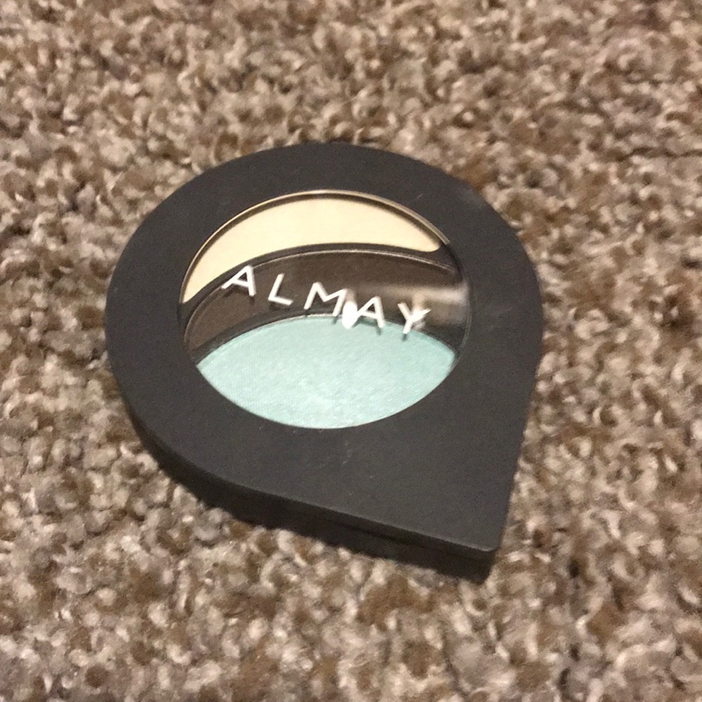 Almay eyes shadow
